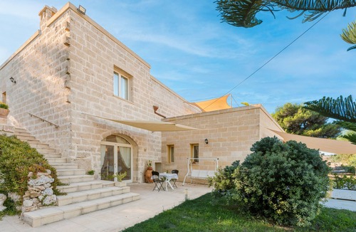 Otranto Apartment | Room 'Sole - 3' with Sea View, Wi-Fi and Air Conditioning