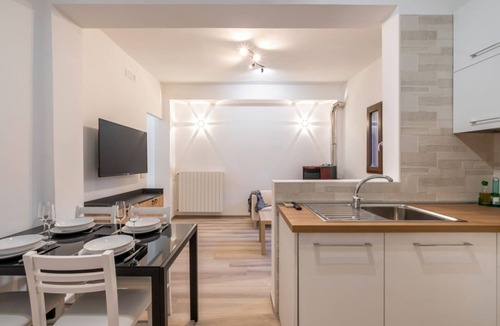 Taranto Apartment | Schools CEMM San Vito Apartment with parking lot