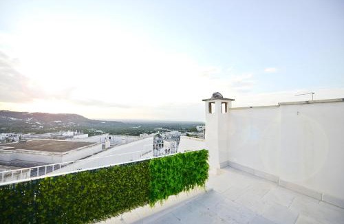 Ostuni Apartment | Scirocco Apartment with terrace by Wonderful Italy