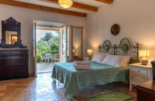 Taranto House | Seaside Villa With Pool In Taranto