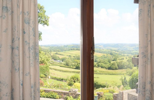 Llanfyllin Cottage | Shepherd's Watch Cottage - 5* Cyfie Farm, with private hot tub