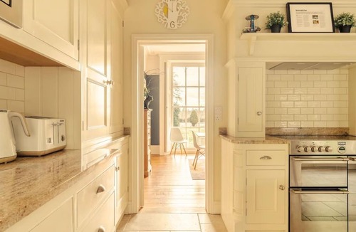 Hopton House | Somerleyton Meadows - Somerley House plus Hut & Hot Tub