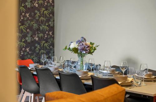 Worcester Apartment | Spacious 5 Bedroom Home Large Families and Groups