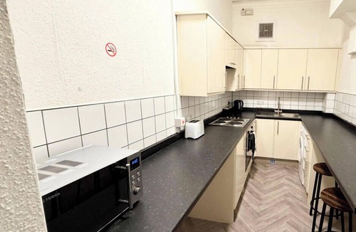 Ormskirk Apartment | Spacious Ormskirk Contractor Stay by PolkaStays