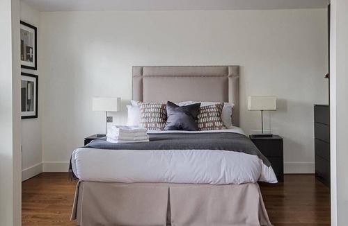 Brompton & Hans Town Apartment | Spacious Studio Apartment Knightsbridge