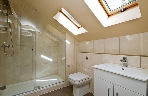 Brompton & Hans Town Apartment | Spacious Studio Apartment Knightsbridge