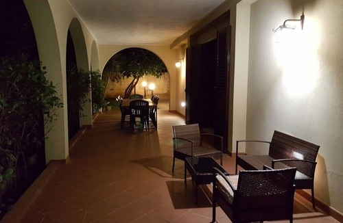 Martano Villa | Spacious Villa "Travellito" with Wi-Fi, Garden & Terrace