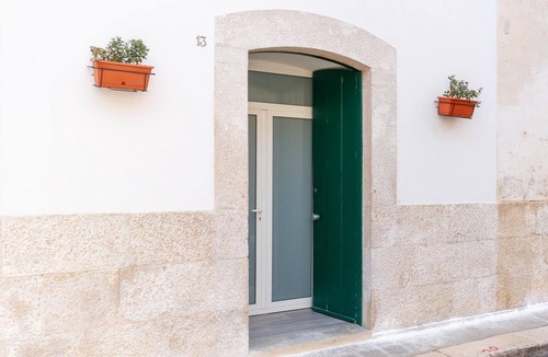 Bisceglie Apartment | Spend a relaxing vacation in the center of Bisceglie in this beautiful apartment.