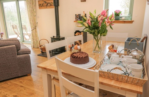 Roybridge Cottage | SPINNYFIELD, with open fire in Roy Bridge