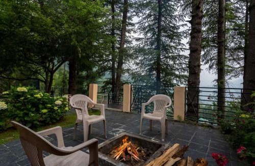 Shimla Villa | StayVista at Wood House Retreat