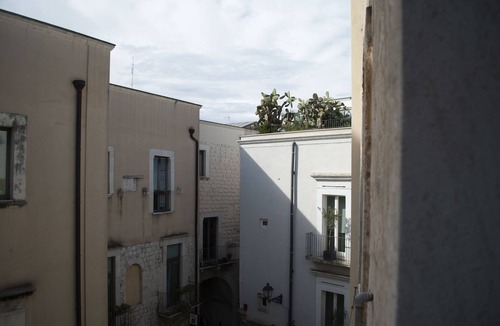 Old Town Apartment | StraMo House