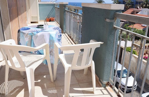 Giovinazzo Apartment | Strelitzia Home