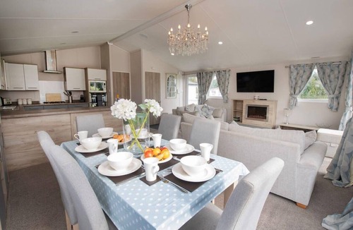 Mappleton Cabin | Stunning 6 berth lodge for hire at Skipsea Sands in Yorkshire ref 41077WF