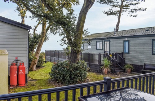 Corton Cottage | Stunning Cliff Top Cottage - UK48809