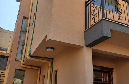 Addis Ababa House | Superb 5-bedroom house in Anfo 105 Adebabay. Near Hamer Grocery.