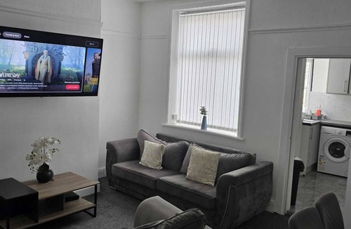 Burnley House | Superior Double Room Ensuite with Shower Room 2