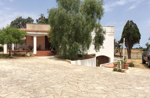 Castromediano Villa | Tavern in villa 3 km from the city center and 10km from the Melendugno marines.