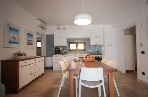 Castellana Grotte House | TD Villa Luna Trulli with Large Pool