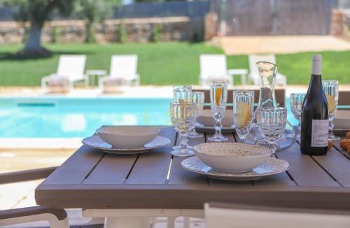 Cozzana Villa | TD Villa Patrizia Pool & Alfresco Kitchen