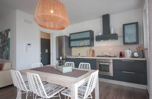 Cozzana House | TD Villa Patrizia Pool & Alfresco Kitchen