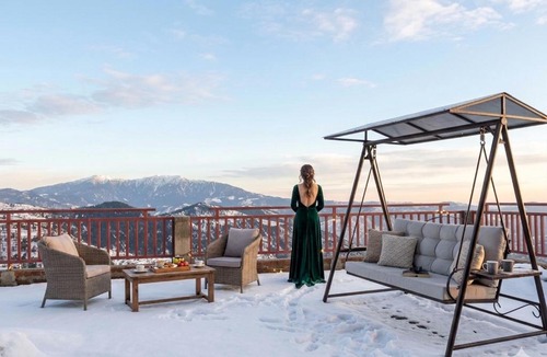 Shimla Hotel | The Hamilton Valley View, Koti - A Beautiful Resort in Cloud's