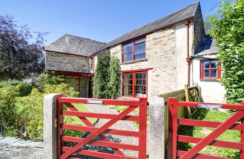Bodmin House | Towerhill-a stunning 15th century property in Bodmin, newly renovated, sleeps 10