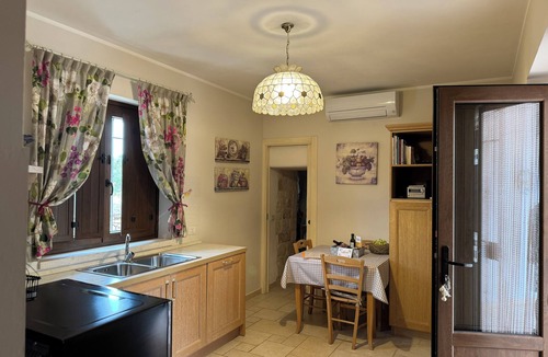 Alberobello Villa | Trulli Bianchi. Characteristic stone trullo with private pool and panoramic view