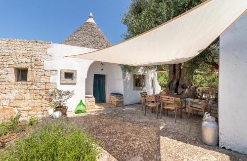 Cisternino Villa | Trulli Colle Specchia Intera Villa