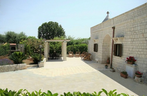Locorotondo House | Trulli di Marì: "Trullo Incanto" ideal for families. Playground area. 12km from the sea