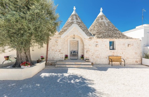 Fasano Villa | Trulli Ulivo di Puglia by BarbarHouse