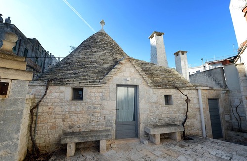 Alberobello House | Trullivacation 100 m from train station and bus stop in Alberobello