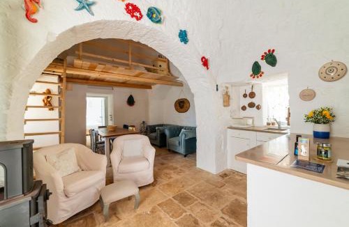 Cozzana Villa | Trullo Ape Regina by MONHOLIDAY