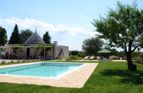 Ceglie Messapica Villa | Trullo Mandorlo Private swimming pool - near Ceglie Ostuni and Martina-Valle D'Itria