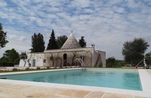 Ceglie Messapica Villa | Trullo Mandorlo Private swimming pool - near Ceglie Ostuni and Martina-Valle D'Itria