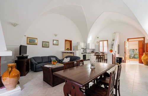 Alezio House | Vacation Home "Villa Stella" with Private Terraces & Private Garden