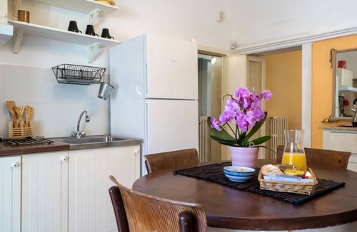 Cozzana Apartment | Villa Boschetti - Apt Bouganville