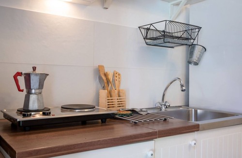 Cozzana Apartment | Villa Boschetti - Apt Bouganville