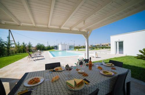 Galatina Villa | Villa Cristal Pool and Padel - Happy Rentals