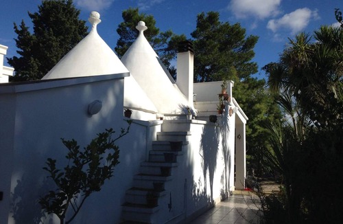 Martina Franca House | villa due trulli art house with pool on panoramic view of the "Valle d'Itria"