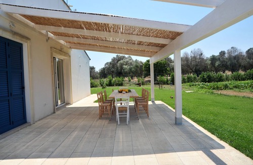 Otranto Villa | Villa 'Elegante A Otranto' with Shared Terrace, Wi-Fi and Air Conditioning