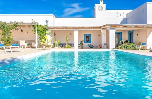 Pezze di Greco Villa | Villa in Savelletri Di Fasano with 5 bedrooms sleeps 10