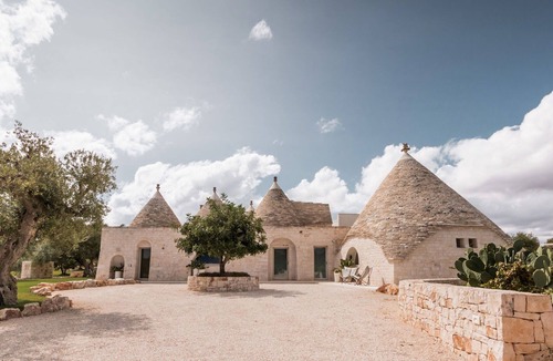 Cisternino Villa | Villa in Montanaro with 6 bedrooms sleeps 12