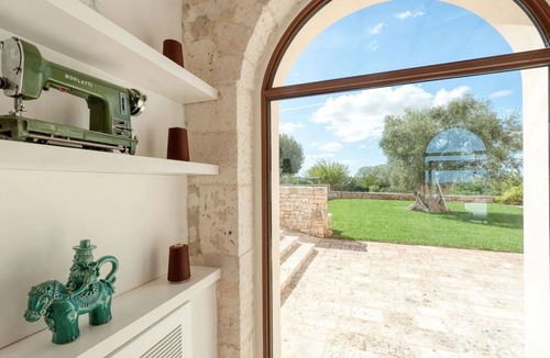 Conversano Villa | Villa in Triggianello with 10 bedrooms sleeps 20
