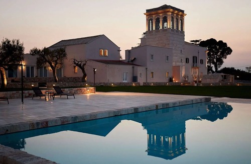 Conversano Villa | Villa in Triggianello with 10 bedrooms sleeps 20