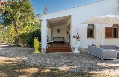 Rosa Marina Villa | Villa Massimo con giardino by Wonderful Italy