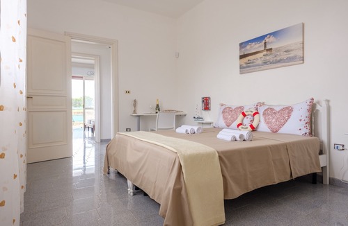 Padula Fede Villa | Villa 'Perla Marina Luxury' with Sea View, Wi-Fi and Air Conditioning