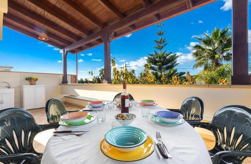 Maruggio House | Villa Rosy by BarbarHouse