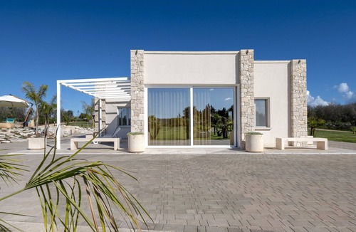 Uggiano la Chiesa Villa | Villa 'Santo Spirito' with Private Pool, Wi-Fi and Air Conditioning