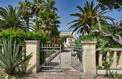 Cutrofiano House | Villa Sirgole Rosa with Pool, Galatina