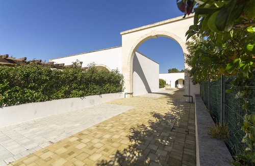 Torre dell'Orso House | Villa surrounded by greenery a few steps from the beach